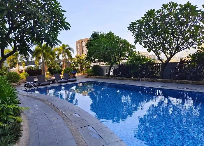 Cozy Manhattan Heights 2 Bedroom Araneta Cubao Apartahotel *